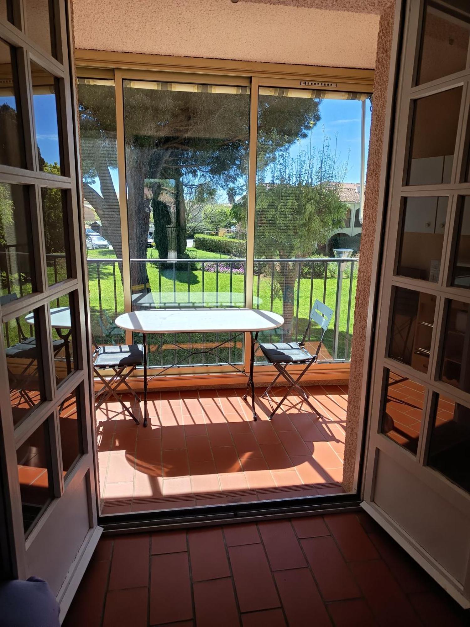 Agreable Studio Cabine Proche Mer La Londe-les-Maures Exterior photo